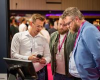 upta adviseur thijs geeft uitleg over handhelds